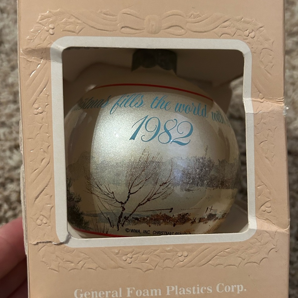 VTG 1982 Christmas Ornament